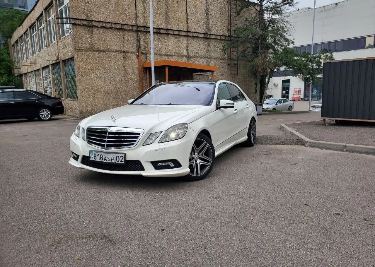 Mercedes-Benz E500 2023 напрокат в Алматы — Sapary