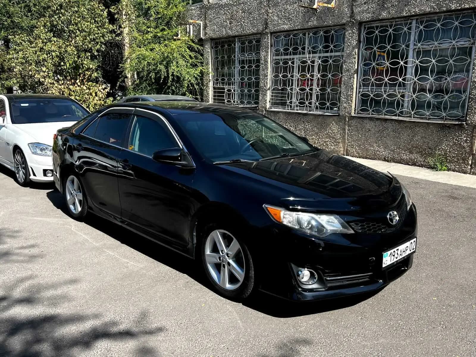 Toyota Camry 50 2023 напрокат в Алматы — Sapary