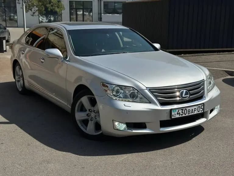 Lexus LS 460L 2024 напрокат в Алматы — Sapary