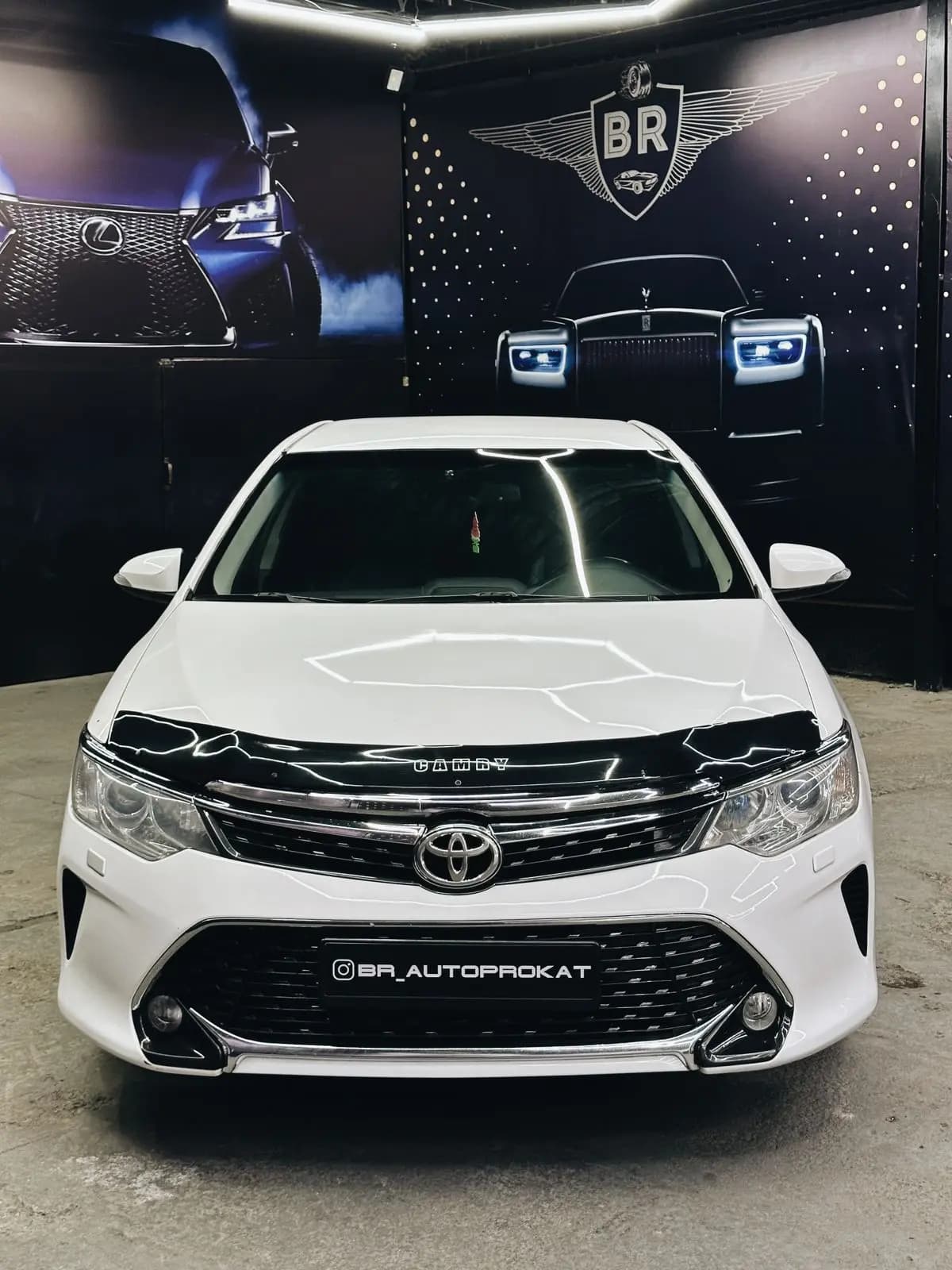 Toyota Camry 55 2023 напрокат в Астана — Sapary