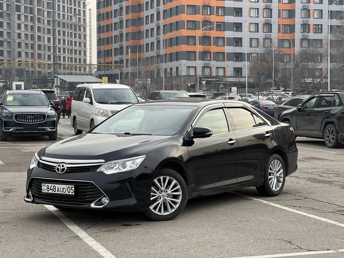Toyota Camry 55 848 2023 напрокат в Алматы — Sapary